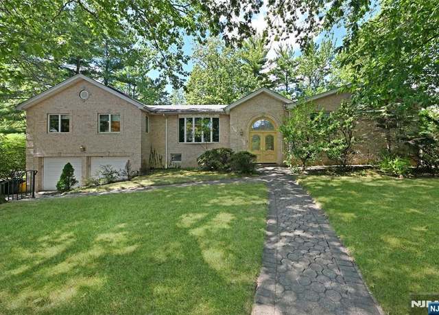 Property at 5 Ellington Pl, Englewood Cliffs, NJ 07632, 5 beds, 4 baths