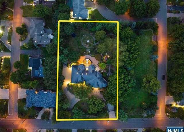 Property at 550 Summit St, Englewood Cliffs, NJ 07632, 6 beds, 8 baths