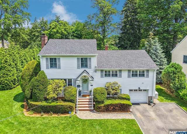 Property at 122 Greenway Rd, Glen Rock, NJ 07452, 4 beds, 2.5 baths
