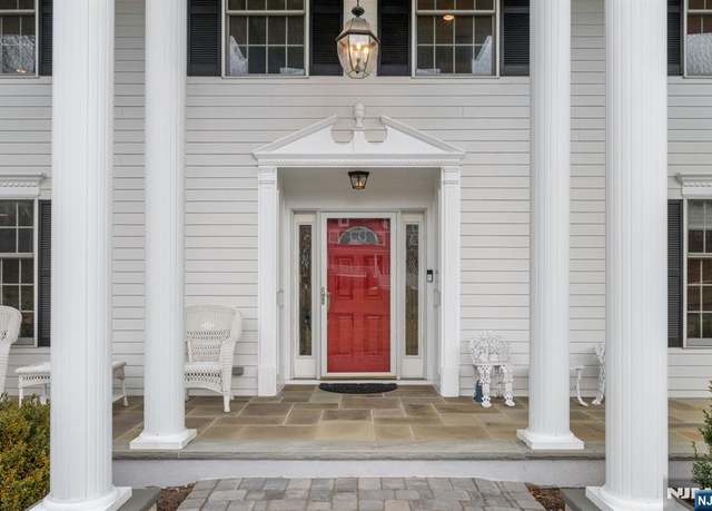 Property at 44 E Hamilton Dr, North Caldwell, NJ 07006, 5 beds, 4.5 baths
