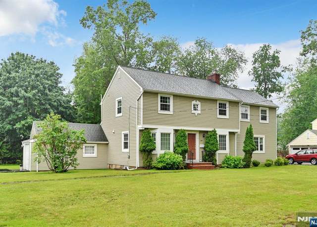 Property at 329 Hillside Ave, Livingston, NJ 07039, 3 beds, 3 baths