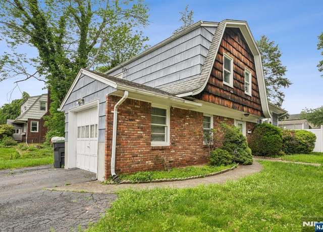 Property at 69 Bogert Pl, Bergenfield, NJ 07621, 3 beds, 2.5 baths