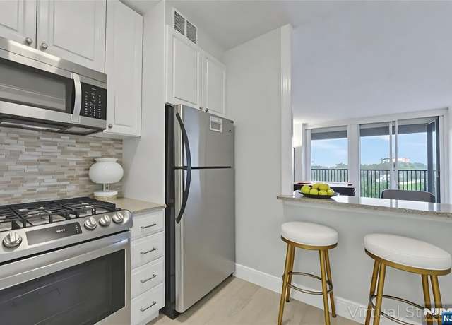 Property at 5 Horizon Rd #802, Fort Lee, NJ 07024, 1 bed, 1 bath