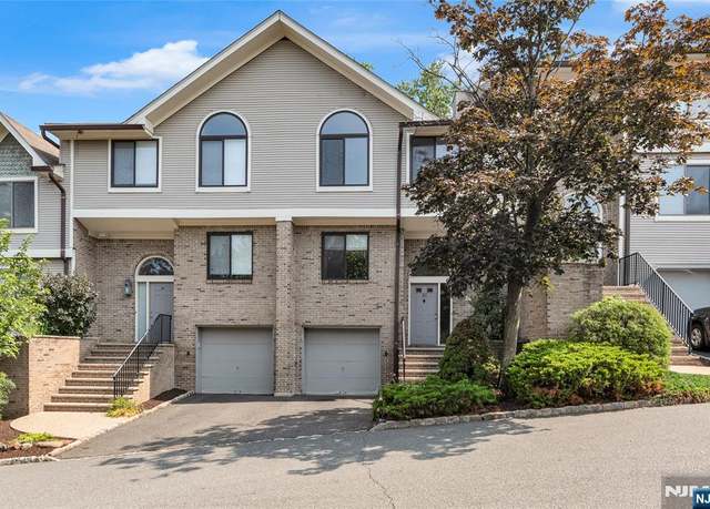 Property at 23 Mount Vernon Sq, Verona, NJ 07044, 3 beds, 2.5 baths