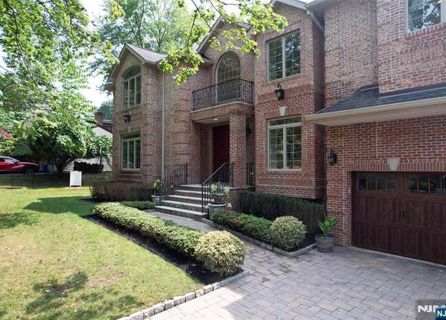 Property at 186 Hickory Ln, Closter, NJ 07624, 5 beds, 5.5 baths