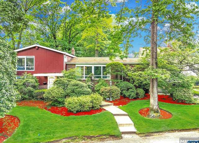 Property at 430 Jones Rd, Englewood, NJ 07631, 4 beds, 2.5 baths
