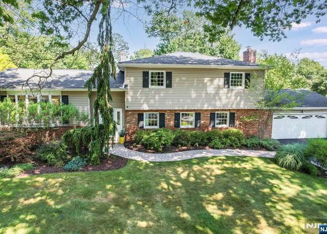 Property at 535 Richard Pl, Wyckoff, NJ 07481, 4 beds, 3 baths