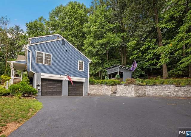 Property at 22 Brandywine, Green Brook, NJ 08812, 4 beds, 3.5 baths