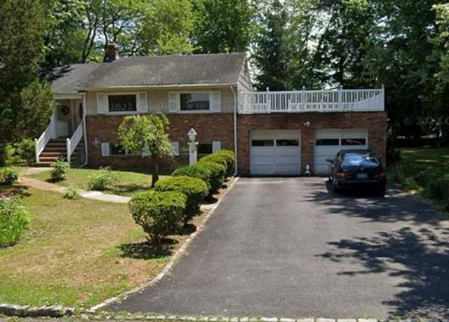Property at 2 Christine Dr, East Hanover Twp, NJ 07936, 3 beds, 2 baths