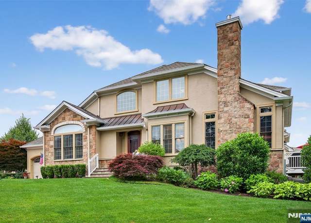 Property at 77 Windsor Ln, Ramsey, NJ 07446, 3 beds, 3.5 baths