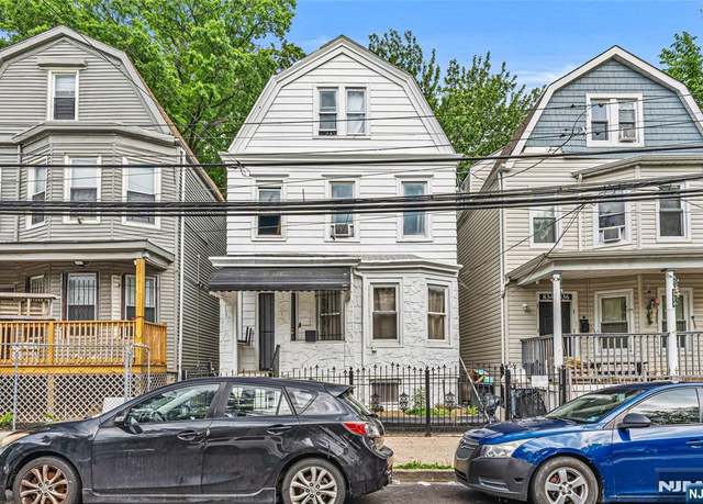 Property at 832 15th St, Newark, NJ 07108, 4 beds, 2.5 baths