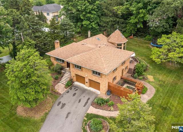 Property at 254 Werimus Rd, Woodcliff Lake, NJ 07677, 3 beds, 3.5 baths