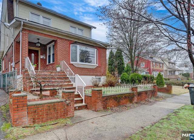 Property at 465 Brook Ave, Passaic, NJ 07055, 3 beds, 3.5 baths