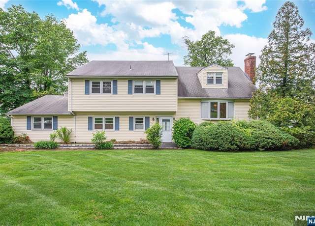 Property at 23 Wychwood Rd, Livingston, NJ 07039, 5 beds, 2.5 baths