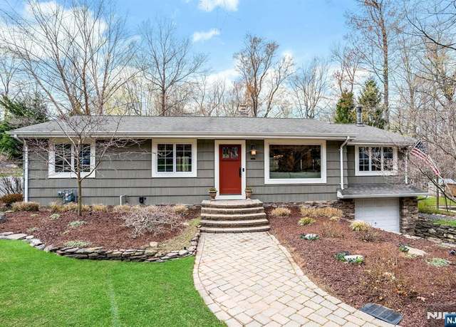 Property at 41 Wenonah Ave, Oakland, NJ 07436, 3 beds, 2 baths