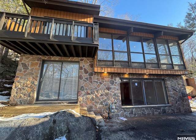 Property at 416 Skyline Lake Dr, Ringwood, NJ 07456, 3 beds, 2 baths