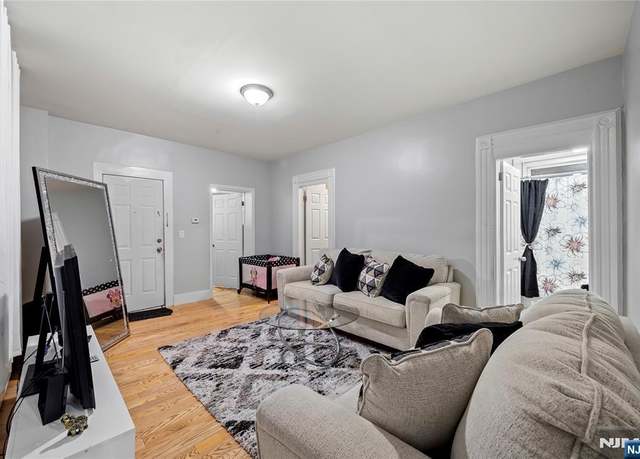 Property at 718 18th St, Paterson, NJ 07501, 8 beds, 3 baths