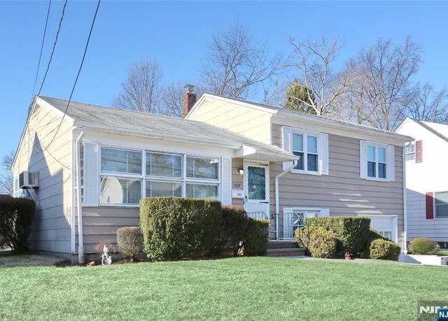 Property at 429 Maple Hill Dr, Hackensack, NJ 07601, 3 beds, 1 bath