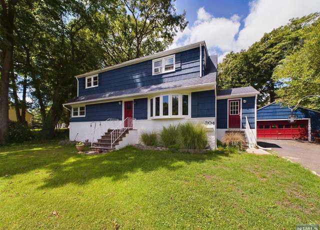 Property at 304 Lakeview Dr, Ridgewood, NJ 07450, 6 beds, 3 baths