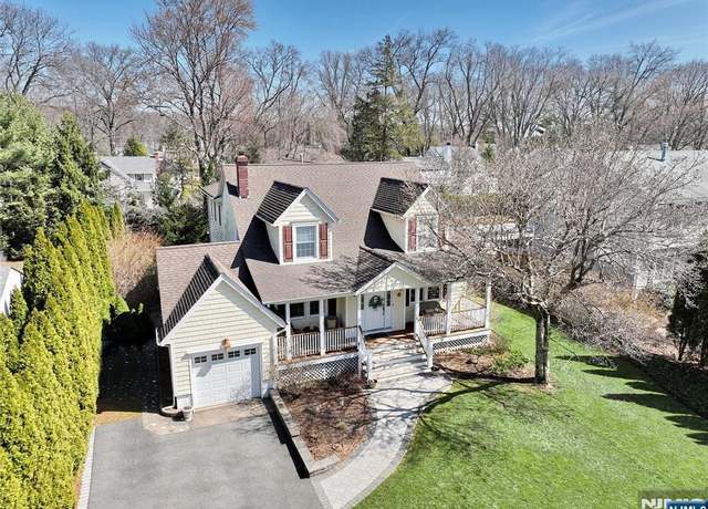 Property at 162 Coolidge Ter, Wyckoff, NJ 07481, 5 beds, 3 baths