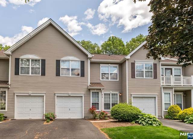 Property at 412 Green Mountain Rd, Mahwah, NJ 07430, 3 beds, 2.5 baths