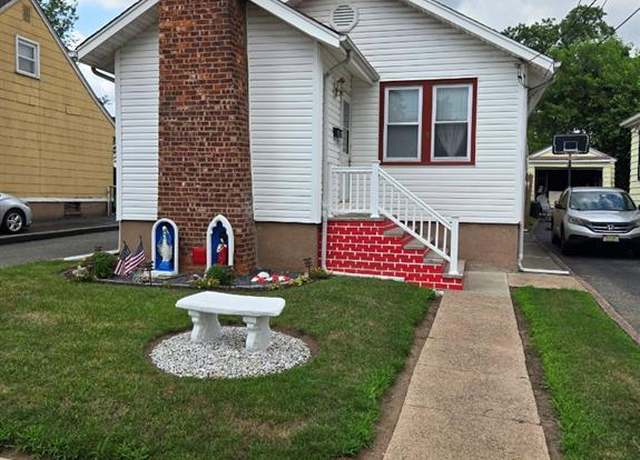 Property at 15 Westside Ave, Bergenfield, NJ 07621, 2 beds, 1.5 baths