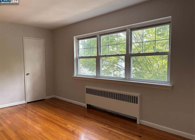 Property at 430 Beverly Rd Unit 2E, Teaneck, NJ 07666, 2 beds, 1 bath