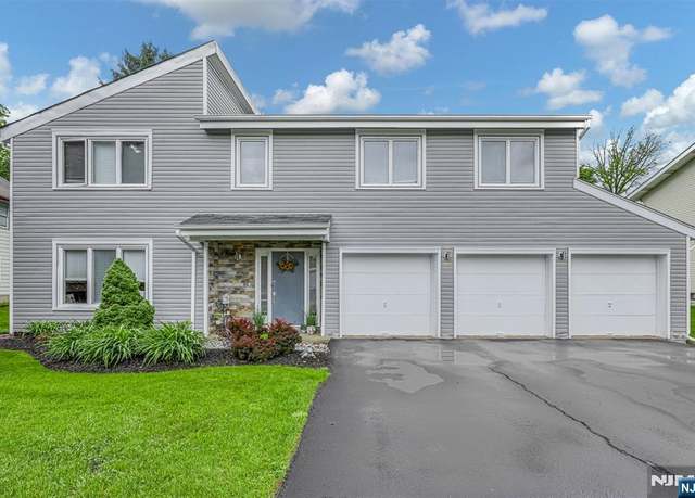 Property at 19 Holyoke Rd, Wayne, NJ 07470, 3 beds, 2.5 baths