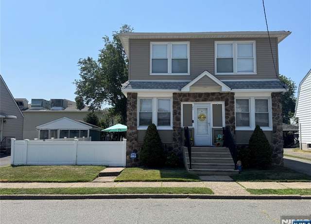 Property at 21 Passaic Ave, Woodland Park, NJ 07424, 4 beds, 2 baths