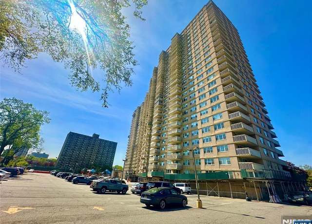 Property at 555 North Ave Unit 4C, Fort Lee, NJ 07024, 2 beds, 2 baths