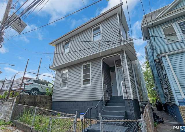 Property at 9 Highland Ter, Irvington, NJ 07111, 7 beds, 2 baths