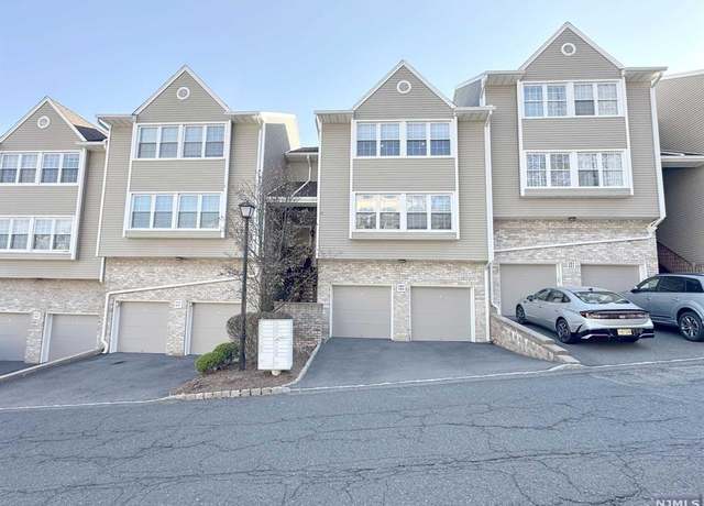 Property at 586 Windsor Dr, Palisades Park, NJ 07650, 3 beds, 2.5 baths