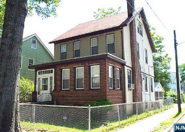 Property at 240 End Ave, Newark, NJ 07106, 4 beds, 1 bath