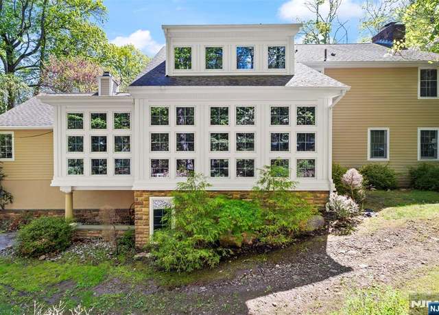 Property at 15 Brookvale Rd, Kinnelon Borough, NJ 07405, 4 beds, 3 baths