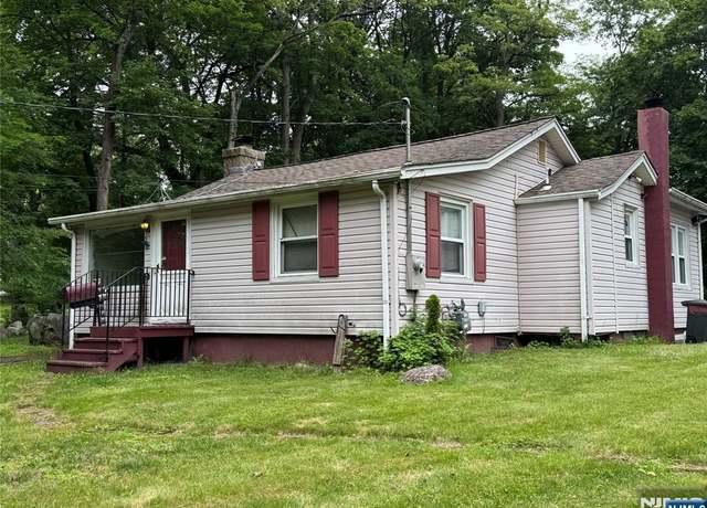 Property at 212 N Beverwyck Rd, Par-troy Hills Twp., NJ 07034, 3 beds, 1 bath