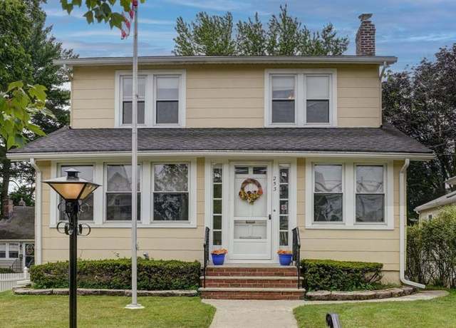 Property at 253 Linden Ave, Verona, NJ 07044, 4 beds, 1.5 baths