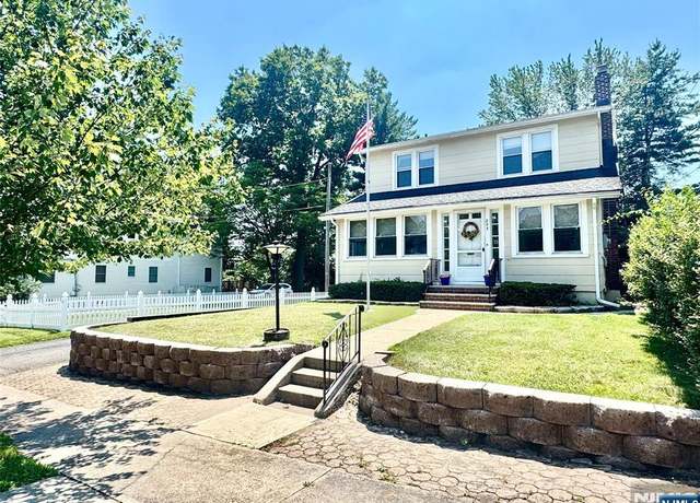 Property at 253 Linden Ave, Verona, NJ 07044, 4 beds, 1.5 baths
