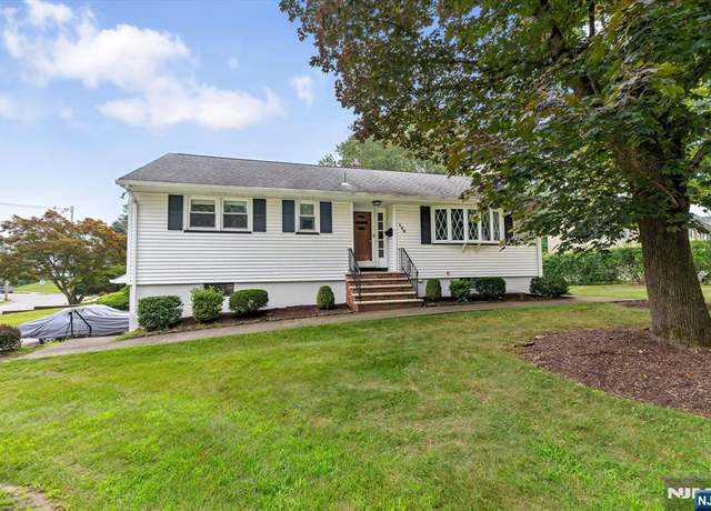 Property at 120 Knolls Rd, Bloomingdale, NJ 07403, 3 beds, 1 bath