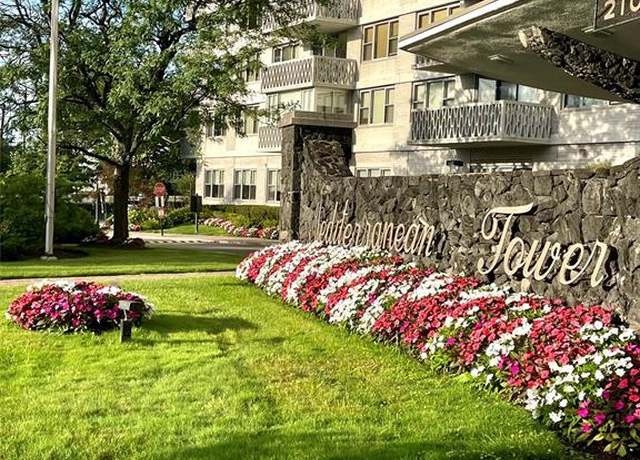 Property at 2100 Linwood Ave Unit 18N, Fort Lee, NJ 07024, 1 bed, 1 bath