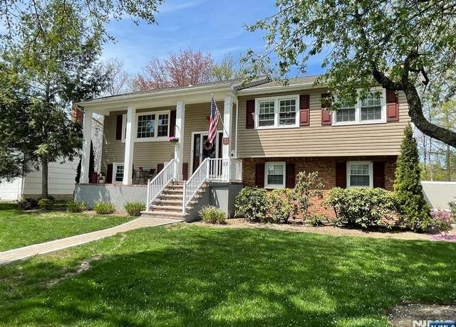 Property at 21 Laurel Ct, Paramus, NJ 07652, 4 beds, 3 baths