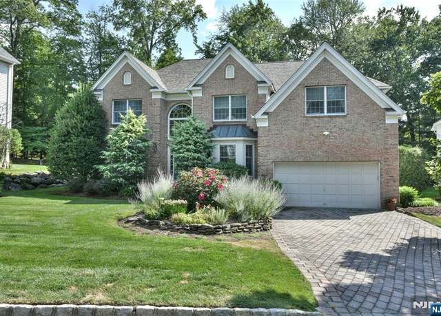 Property at 39 Stonewall Ct, Woodcliff Lake, NJ 07677, 4 beds, 2.5 baths