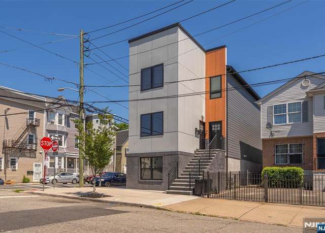 Property at 70 19th Ave, Newark, NJ 07103, 6 beds, 5 baths