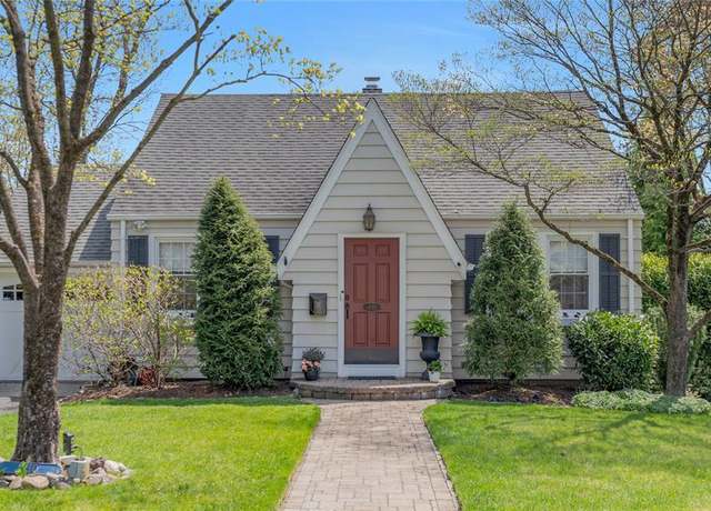 Property at 430 Lincoln Ave, Wyckoff, NJ 07481, 3 beds, 2 baths