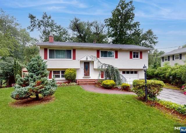 Property at 10 W Lake Dr, Byram, NJ 07874, 3 beds, 2 baths