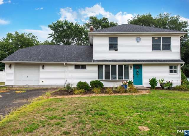 Property at 45 Leonard Ter, Wayne, NJ 07470, 3 beds, 2 baths