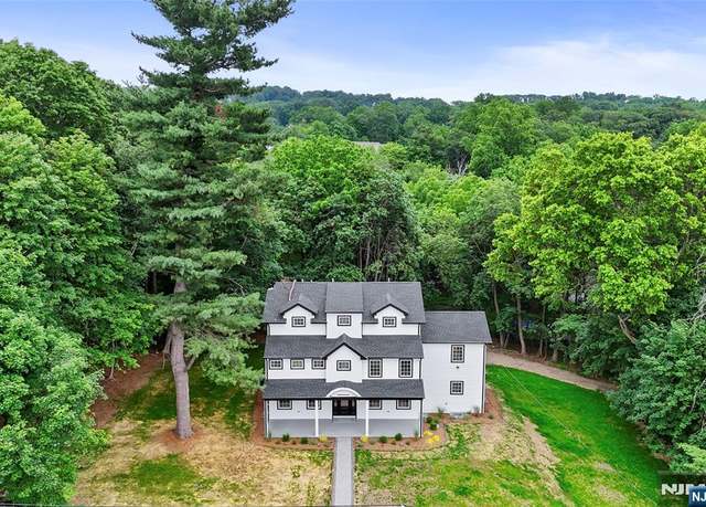 Property at 286 Squaw Brook Rd, North Haledon, NJ 07508, 5 beds, 4.5 baths