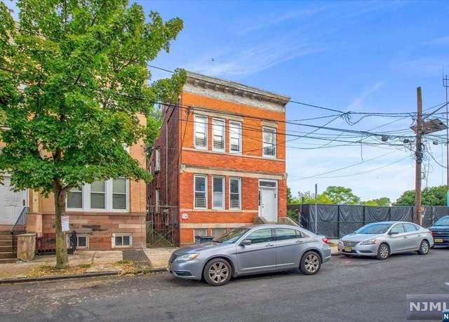 Property at 70 S 9th St, Newark, NJ 07107, 6 beds, 2 baths