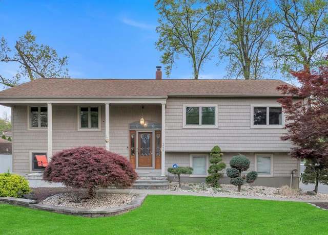 Property at 266 Seton Hall Dr, Paramus, NJ 07652, 4 beds, 3 baths