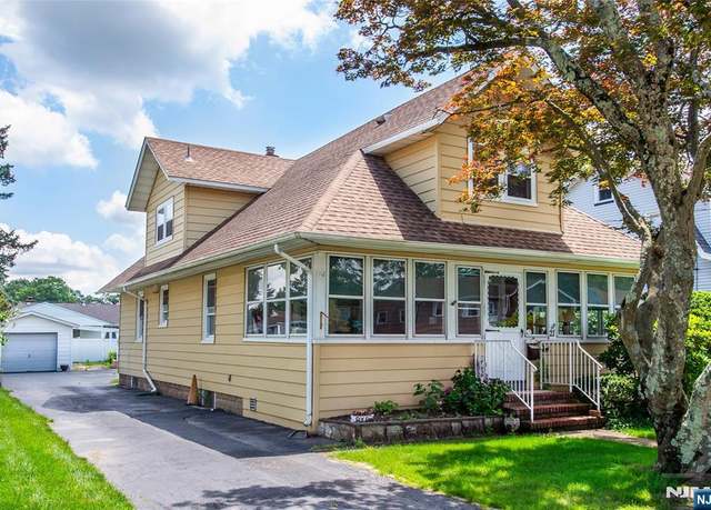 Property at 21 Riverdale Pkwy, Riverdale Borough, NJ 07457, 3 beds, 1.5 baths