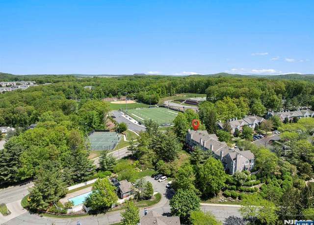 Property at 134 Hawthorne Ct, Rockaway Township, NJ 07866, 3 beds, 3.5 baths